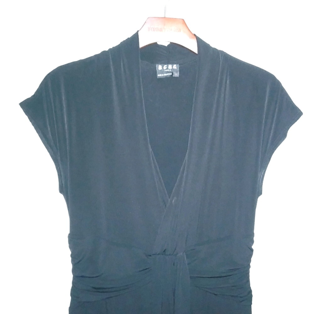 BCBG Paris L Short Capped Sleeved Pullover Dress in Black Funeral